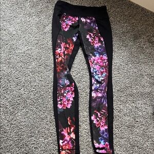 lululemon Spring Has Sprung  Black Floral Leggings